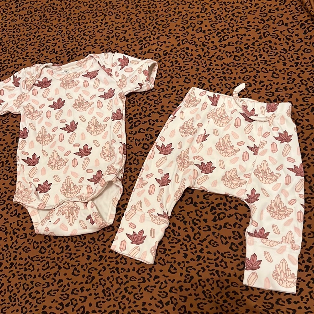 Kate Quinn 12-18 Neutral Crystal Set